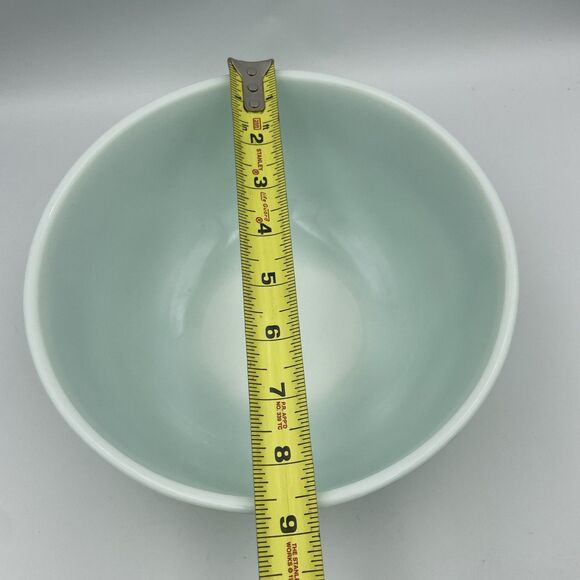 Primary Green 1950's Vintage PYREX #403 2.5 Qt Nesting Mixing Bowl - Picture 3 of 8